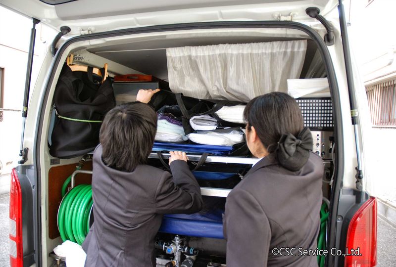 湯灌服務車